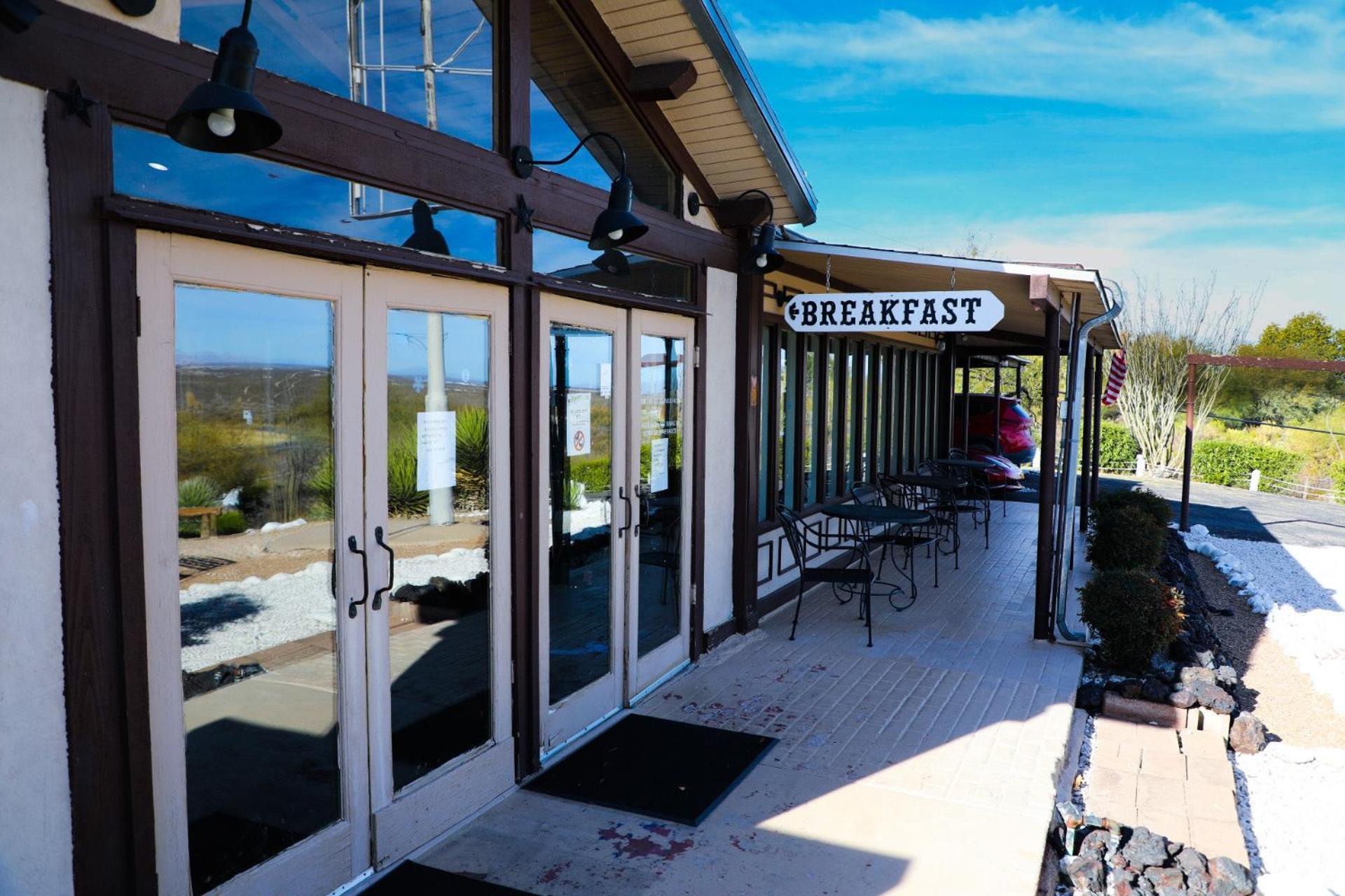 Landmark Lookout Lodge Тумстон Экстерьер фото